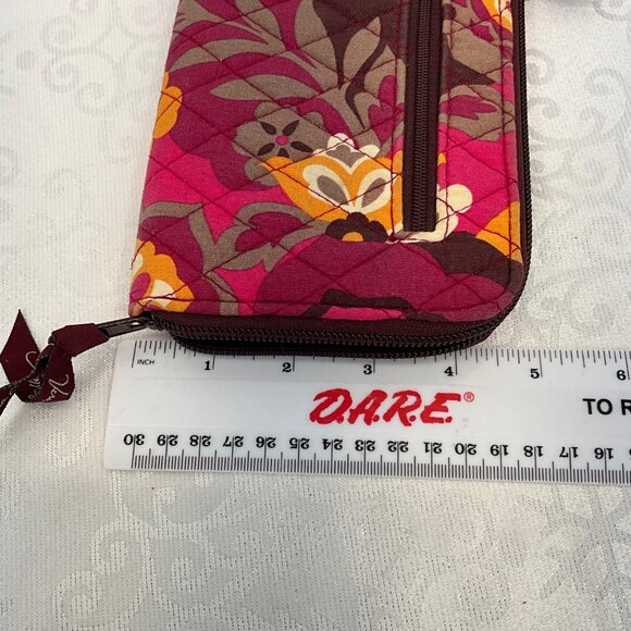 Vera Bradley Floral Quilted Wallet With Zip Closure - Picture 5 of 5